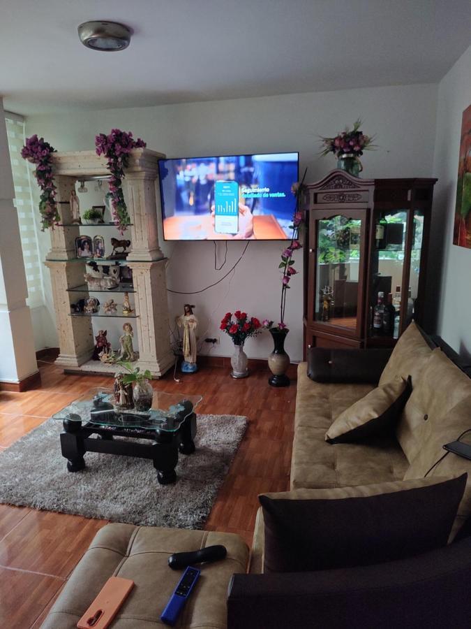 Noras Homestay Laureles 麦德林 外观 照片