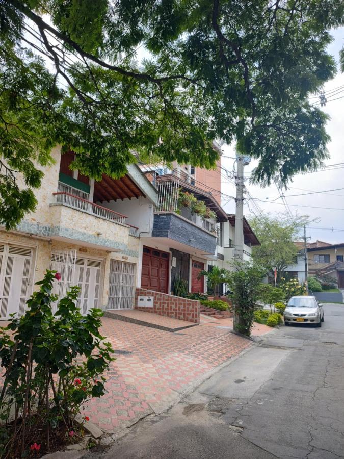 Noras Homestay Laureles 麦德林 外观 照片