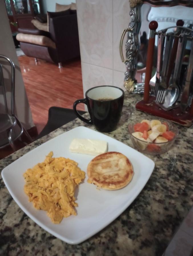 Noras Homestay Laureles 麦德林 外观 照片