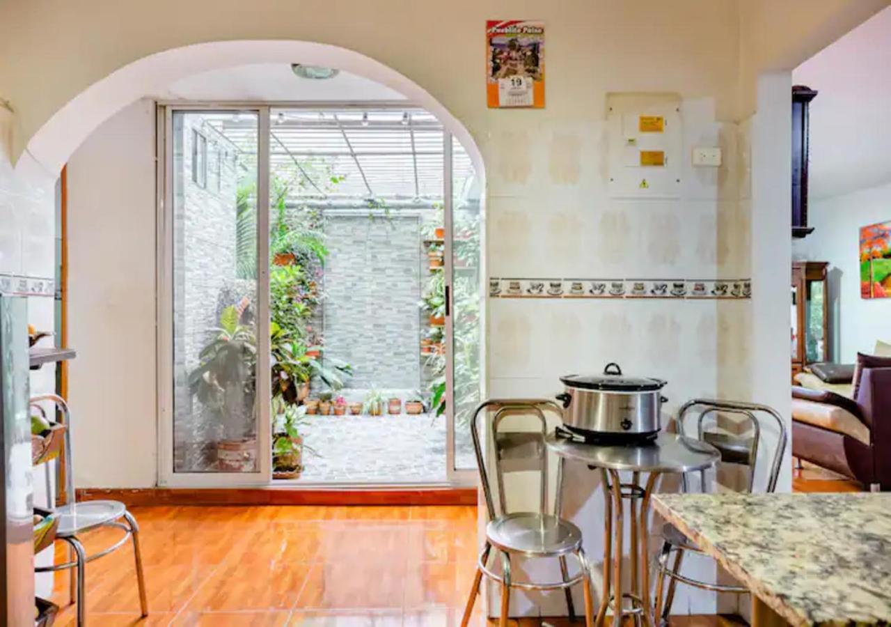 Noras Homestay Laureles 麦德林 外观 照片