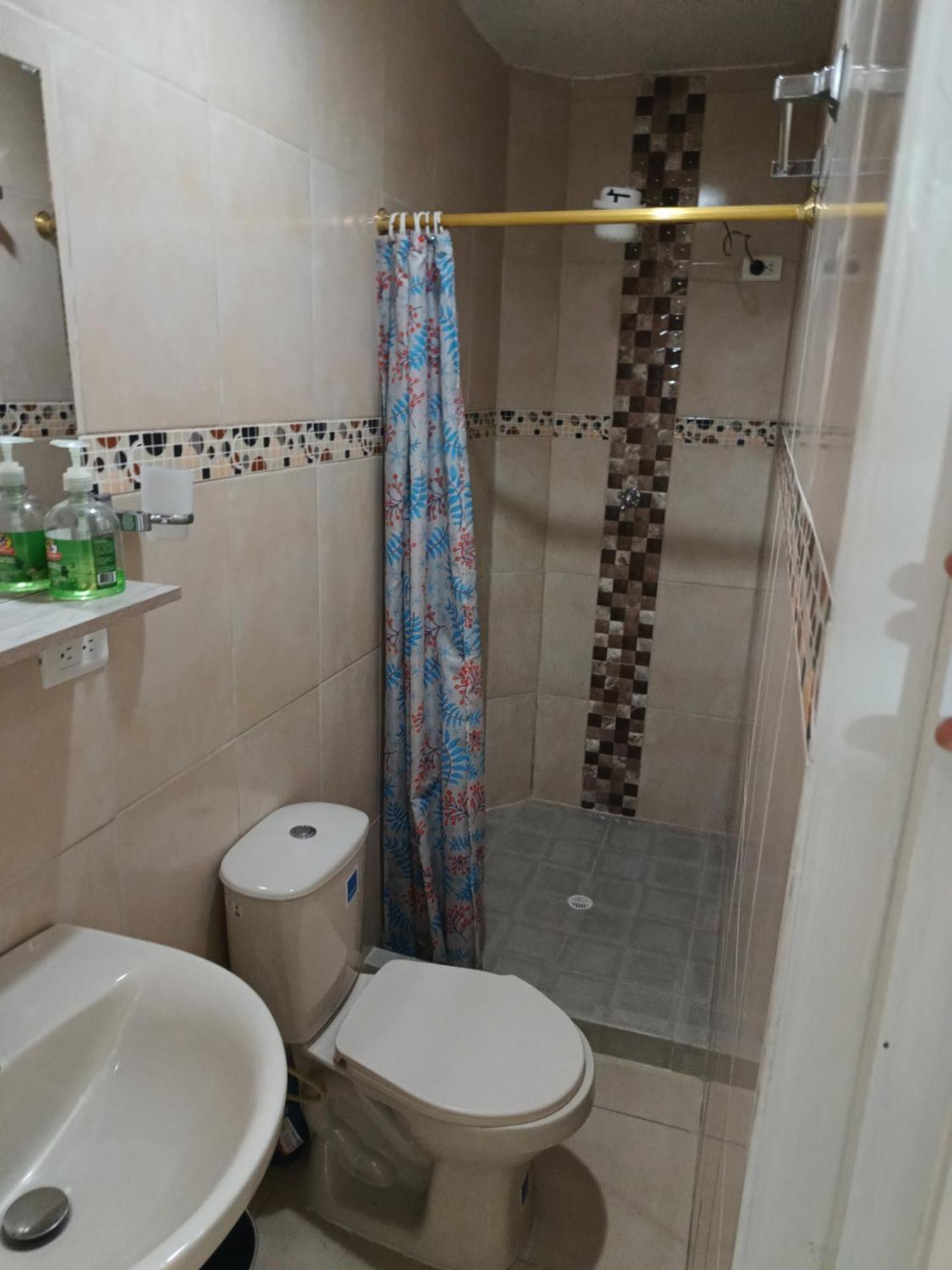 Noras Homestay Laureles 麦德林 外观 照片